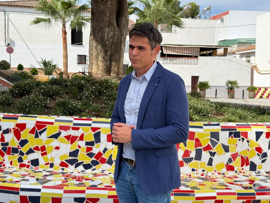 El PSOE pide a la Junta que no se olvide de Alhaurín de la Torre y aumente las frecuencias de los autobuses interurbanos